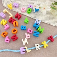 Nouvelles lettres anglaises en acrylique à grand trou, à trou droit, pour DIY, breloques fantaisie, pour sacs, pendentifs de clés de voiture, matériel de création