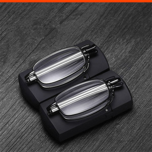 Lunettes de lecture rouges pliables anti-lumière bleue, monture ovale unisexe en métal avec étui pour la lecture - Product Image 4