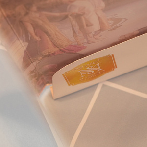 Porte-documents en carton rigide personnalisé avec logo embossé pour documents officiels - Product Image 5