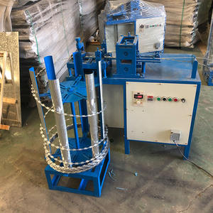 Machine de fabrication de <span class=keywords><strong>grillage</strong></span> barbelé en spirale de haute qualité <span class=keywords><strong>pour</strong></span> concertina et lames de rasoir - Product Image 4