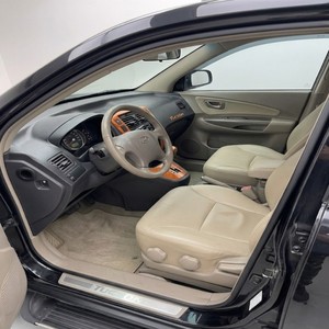 Espacioso SUV Familiar Compacto Coreano Usado con Motor Turbo Diésel de Bajo Consumo para Exportación Internacional para Hyundai Tucson - Product Image 2