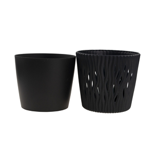 Maceta Decorativa con Cubierta Calada de Seis Diez Centímetros, Color Antracita Arenoso, con Inserto de 1.7 Litros - Product Image 2