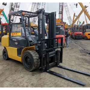 Chariot élévateur diesel Komatsu FD50 d'occasion en stock, 5 tonnes, mât à trois étages, testé professionnellement avant expédition - Product Image 1