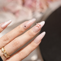 Faux ongles à presser en amande, rose nude, avec nœud 3D et motif étoile, style French, réutilisables, couvrance totale, prêts à poser