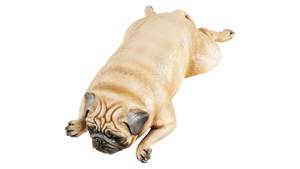 Figurine décorative de deux carlins dans une drôle de pose allongée - Product Image 3