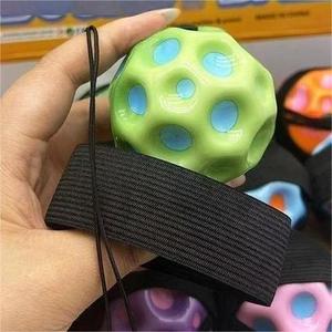 Pelotas Espaciales de Espuma PU de Alto Rebote, Juguetes Sensoriales Antiestrés con Correa para la Muñeca para Niños, Alivio de Presión - Product Image 4