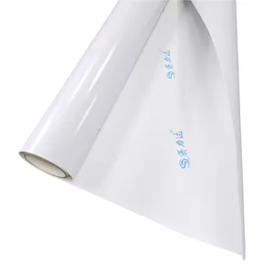 Rollo de vinilo de PVC blanco brillante al por mayor, material de póster autoadhesivo de impresión eco solvente para carteles imprimibles