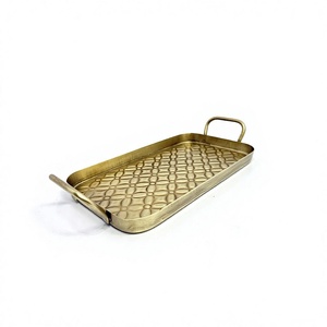 Bandeja Rectangular de Hierro con Patrón de Rejilla Dorada y Plateada de Estilo Antiguo WB INC, Diseño Floral con Asa para Decoración del Hogar y Uso en Mesa de Centro - Product Image 3