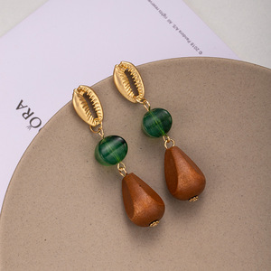 Vintage Minimalist Küpeler Ahşap Su Damlası Reçine Küpeler - Product Image 5