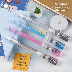 Ontwerp van een plastic vaccinatiespuit, 0,5 mm gelpen, leuk schoolkrijt voor studenten, waterpen voor verpleegkundigen en artsen - Product Image 2