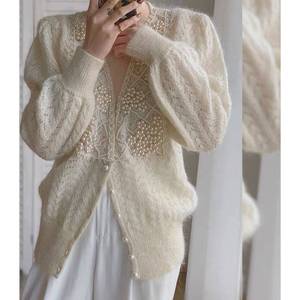 All'ingrosso il nuovo stile di temperamento in primavera e in autunno di 2022 il maglione e il cappotto Cardigan intarsiati di perle fresche - Product Image 4
