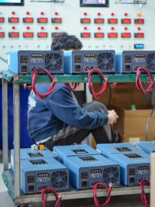 Chất lượng cao 1000 Wát lai năng lượng mặt trời biến tần lưới 12V <span class=keywords><strong>24V</strong></span> DC <span class=keywords><strong>220V</strong></span> AC tinh khiết Sine Wave năng lượng mặt trời sạc duy nhất giai đoạn cho năng lượng mặt trời hệ thống - Product Image 5