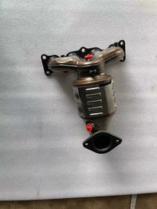 เครื่องฟอกไอเสียรถยนต์สำหรับ Kia Sportage Sorento 2016-2020 Hyundai Santafe 2019-2020 2.4L ระบบปล่อยไอเสียแบบพอดีโดยตรง - Product Image 3