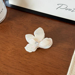 Pince à cheveux élégante en acétate motif floral pour filles, pour chignon, avec une touche féminine pour usage quotidien - Product Image 6