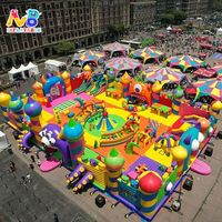 Parc d'attractions gonflable géant populaire en plein air, parc à thème gonflable attrayant pour enfants