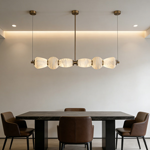 <span class=keywords><strong>Lustre</strong></span> en <span class=keywords><strong>cuivre</strong></span> <span class=keywords><strong>et</strong></span> marbre d'albâtre espagnol, moderne <span class=keywords><strong>et</strong></span> minimaliste, en forme de longue bande, pour salle à manger, bar, ou comptoir haut de gamme - Product Image 3