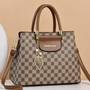 Fashionable <b>large</b> hluxury women autumn winter new elegant shoulder luxury trendy crossbody luxury versatile women's luxury - Product Image 5