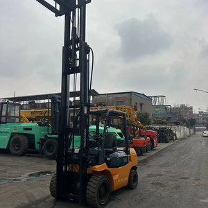 Offre Spéciale Chariot Élévateur d'Occasion Toyota Heli Komatsu 3/3.5/4/5/6/7/8/10/12/15/16/18/20 Tonnes FD35 Qualité Supérieure Prix Réduit - Product Image 1