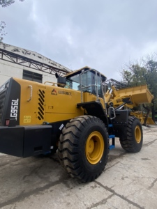 รถตักล้อยางจีน รุ่น 956L เครื่องยนต์ดีเซล แรงบิดสูง ความจุบุ้งกี๋ 3 เมตร  ใช้งานได้อย่างราบรื่นและทรงพลัง - Product Image 6