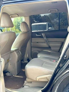 Toyota <span class=keywords><strong>Highlander</strong></span> 2011 2.7 Véhicule de fabrication chinoise en bon état général Volant à gauche Voitures d'occasion - Product Image 3