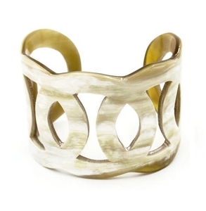 Minh Giang Craft Vietnam - Brazalete Clásico de Cuerno de Búfalo Natural Pulido, Joyería Hecha a Mano Atemporal, Regalo para Mamá - Product Image 1