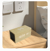 Bois multi-fonction réveil haut-parleur Qi sans fil charge bureau reloj despertador température lumière LED voix contrôle du son