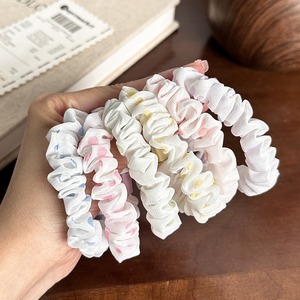 Satin à pois Slim Chouchou Style coréen Fermoir plat Cravate crème Tissu éthéré - Product Image 3
