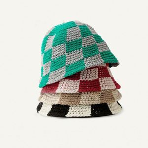 Chapeau Bob en Laine Tricotée à Carreaux avec Volants au Crochet – Offre Spéciale Usine - Product Image 2