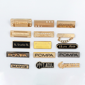 Etichetta e targhetta in metallo fatta <span class=keywords><strong>a</strong></span> <span class=keywords><strong>mano</strong></span> personalizzata <span class=keywords><strong>per</strong></span> la borsa accessori <span class=keywords><strong>per</strong></span> sciarpe con Logo con cinturino Patch in rilievo con indumento stampato Jeans - Product Image 2