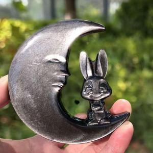 Collection de sculptures de lune en obsidienne argentée sculptées à la main en cristal naturel, vente en gros - Product Image 1