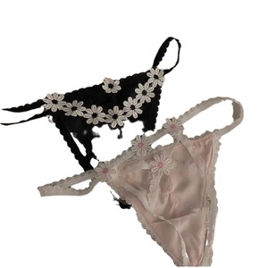 Summer Daisy* String taille basse féminin à dentelle française ajourée, motif floral, entrejambe ouvert, pur et séduisant - Product Image 5