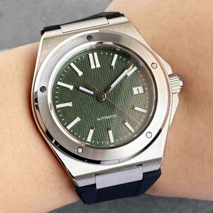 โลโก้ OEM นาฬิกาดำน้ำ 200 เมตร ขนาด 40 มม. หน้าปัดสีฟ้าลายตาราง เรืองแสง กลไกอัตโนมัติ NH35 สำหรับผู้ชาย กระจกแซฟไฟร์ สายสแตนเลสสตีล - Product Image 2