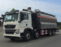 Camion de chargement d'explosifs et d'émulsions mélangées sur site HOWO 8x4 32000kg pour dynamitage minier