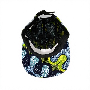 Gorra de 5 Paneles con Parche Tejido Personalizado, Estampado Geométrico, Gorra Snapback para Adultos, Estilo Urbano, Uso Casual para las Cuatro Estaciones, Fabricada en Vietnam - Product Image 5