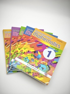 Impresión de Libros de Texto de Matemáticas para la Compreensión de la Matemática en Nigeria, África - Product Image 1