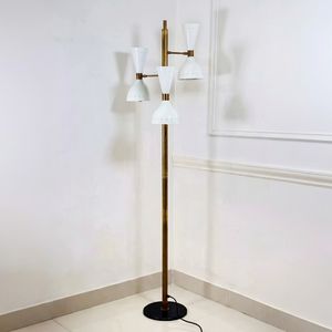 Lampe sur pied en laiton avec abat-jour conique, luminaire moderne en métal pour la maison et le bureau - Product Image 1