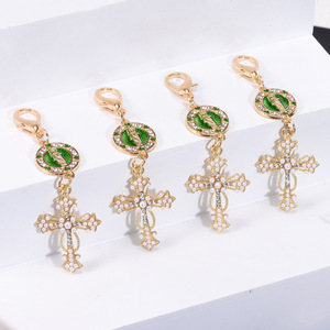 Porte-clés Croix en Métal avec Strass Dorés et Diamants, Breloque Scintillante en Cristal, Croix Religieuse Jésus, Pendentif Crucifix Catholique - Product Image 2