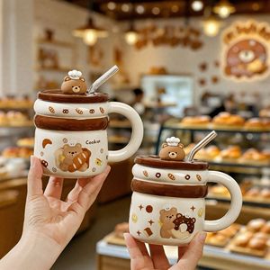 แก้วเซรามิคลายการ์ตูนหมีน่ารัก ขนาด 450 มล. พร้อมฝาปิดและหลอดแก้ว ดีไซน์สร้างสรรค์สำหรับเด็ก ใช้ดื่มนม กาแฟ - Product Image 1