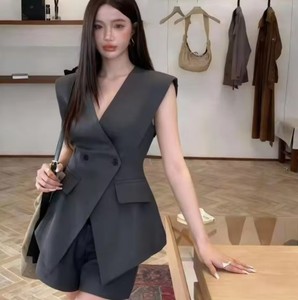 Conjunto de 2 piezas de top sin mangas y pantalones cortos para mujer, estilo casual profesional - Product Image 2