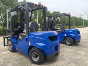 Montacargas Diésel SNSC de 3 Toneladas, Capacidad de Carga de 3000 kg, Motor Potente de 37 kW, Bajo Consumo de Combustible - Product Image 4