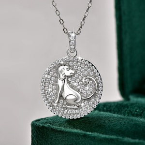 Collier Pendentif Exquis en Cuivre Plaqué Or 14 carats avec Zircon et Motif Chien pour Femme - Product Image 4