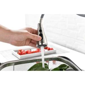 ก๊อกน้ำห้องครัวแบบดึงออกได้ ดีไซน์โค้งสูง รุ่น DB Single Handle สีนิกเกิลขัดเงา สแตนเลส ติดตั้งบนเคาน์เตอร์ 1 รู ดีไซน์ทันสมัย - Product Image 4