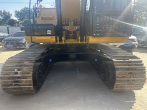 Moteur électrique pour pelle sur chenilles <span class=keywords><strong>CAT</strong></span> 320D2 de 20 tonnes, fonctionnement fluide, sans révision majeure. - Product Image 4