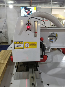 Sierra de corte longitudinal automática de alta precisión para madera maciza, de uso intensivo, con una sola hoja para corte de madera - Product Image 6