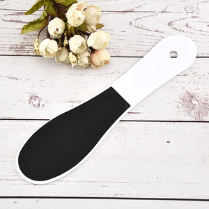 Lime à pied, éliminateur de callosités, Double face, épurateur de <span class=keywords><strong>pieds</strong></span>, <span class=keywords><strong>ponceuse</strong></span> <span class=keywords><strong>professionnelle</strong></span> <span class=keywords><strong>pour</strong></span> peaux mortes, râpe à talons, soins Spa, outil de pédicure - Product Image 4