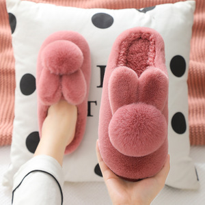 Chaussons d'hiver chauds en coton pour femmes et mamans, design dessin animé en peluche, chaussures d'intérieur douces, confortables pour la maison par temps froid - Product Image 1