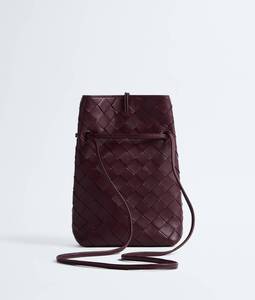 Funda para Teléfono Bottega BV Andiamo en Piel Nappa Intrecciato con Cierre de Nudo Distintivo y Correa Deslizante Veneta - Product Image 5