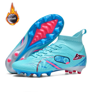 Nuevas botas de fútbol para hombre y mujer con tacos pequeños, tacos largos para adultos y acolchado de algodón para mayor calidez. - Product Image 2