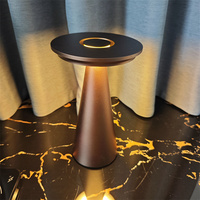 Lámpara de mesa inalámbrica LED de carga inalámbrica Qi con batería recargable para hotel restaurante hogar decorativo