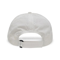Casquette de baseball pour hommes personnalisée de haute qualité Panneau en caoutchouc Logo Performance Sport Papa Chapeau imperméable découpé au laser Trou perforé